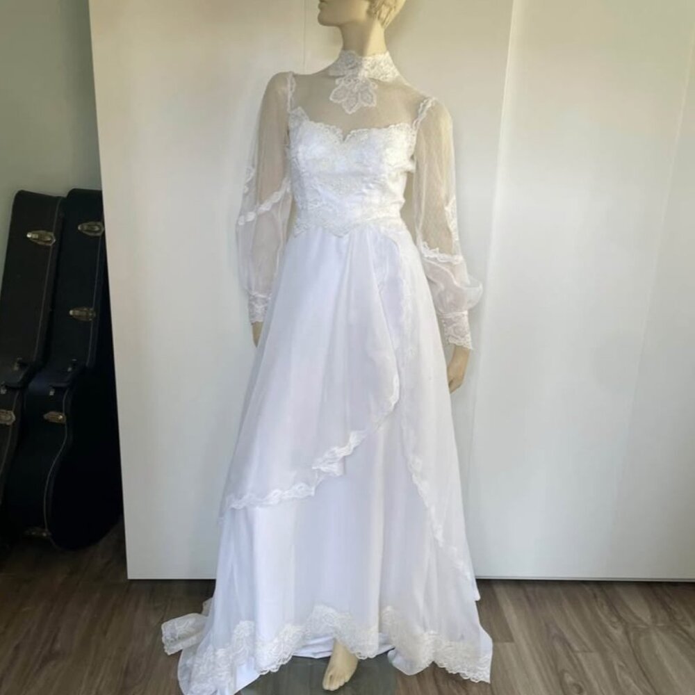 Vintage 1980s Wedding Dress, Size S, High Neck Lace